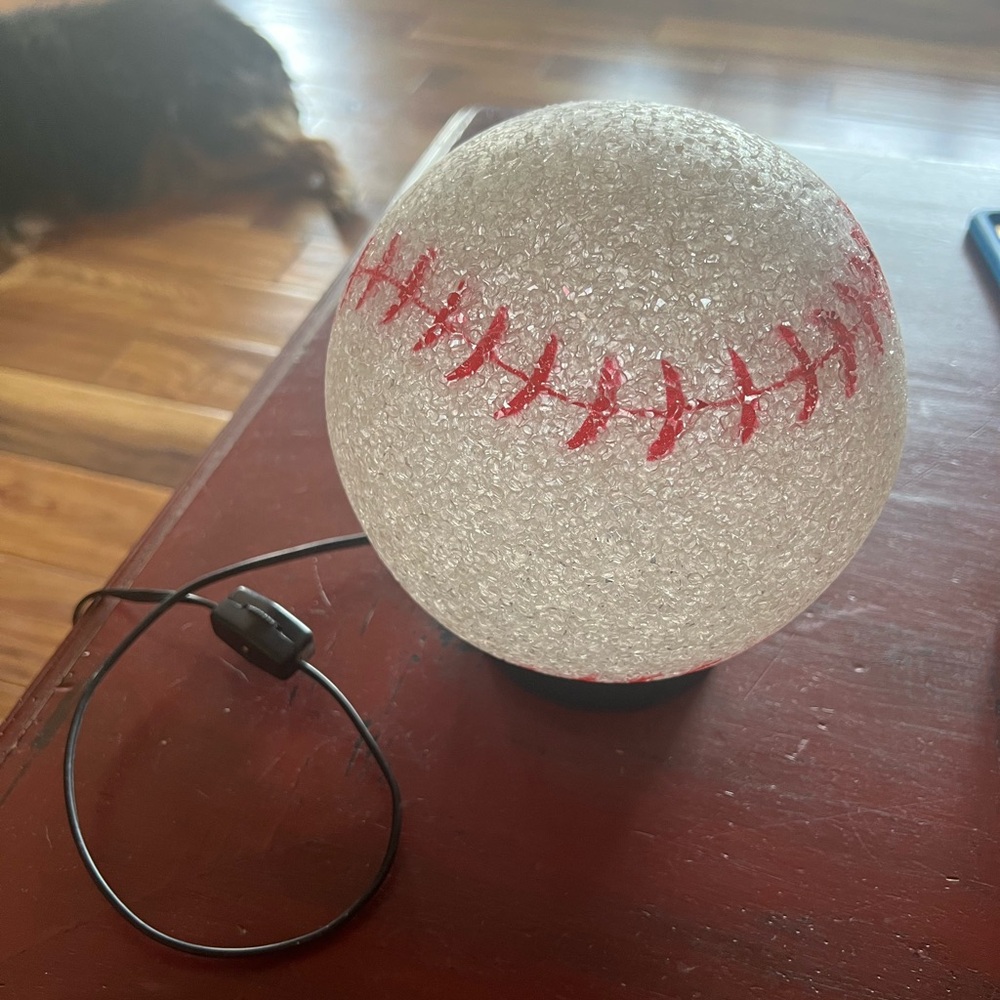 Baseball light - Picture 2 of 4